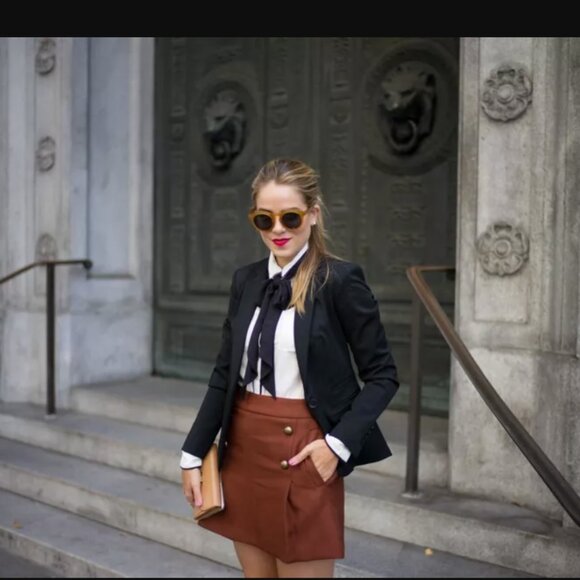 Express Tailored Brown Mini Skirt Size 4 Short Buttons Pockets Fall Wool-Look - Picture 2 of 5